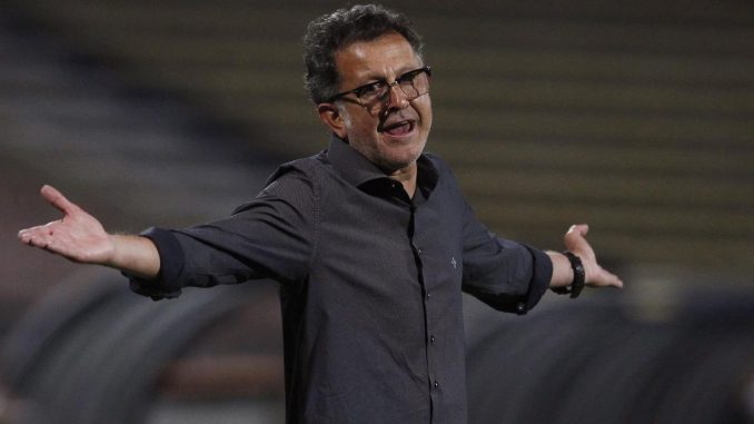 En la imagen, el director técnico de América de Cali, Juan Carlos Osorio. EFE/Luis Eduardo Noriega A./Archivo Juan Carlos Osorio