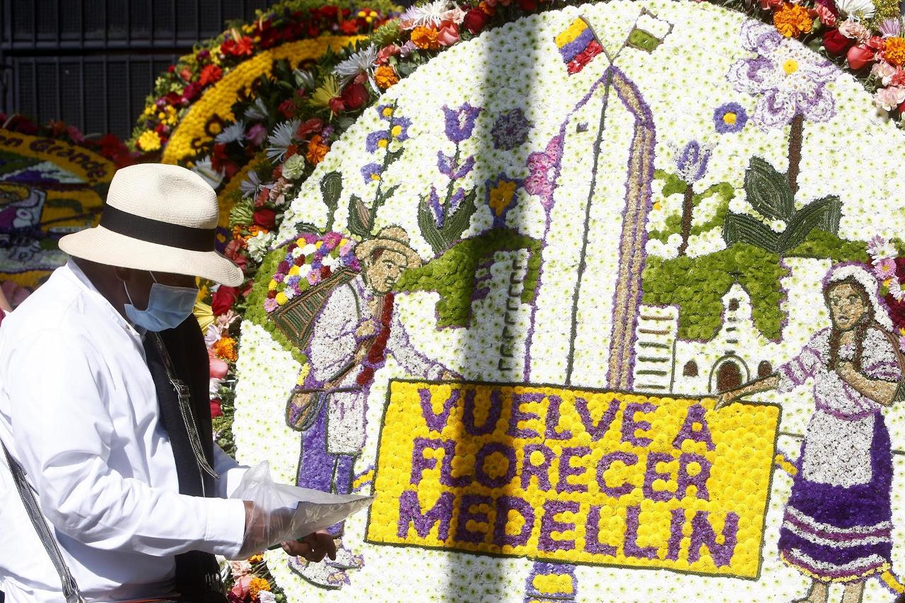 FOTOS: Los silleteros se reencuentran con Medellín en un desfile que recuperó el alma 2 silletero medellin