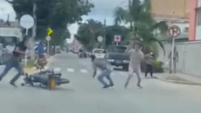 taxista golpeo a ladrones Pitalito
