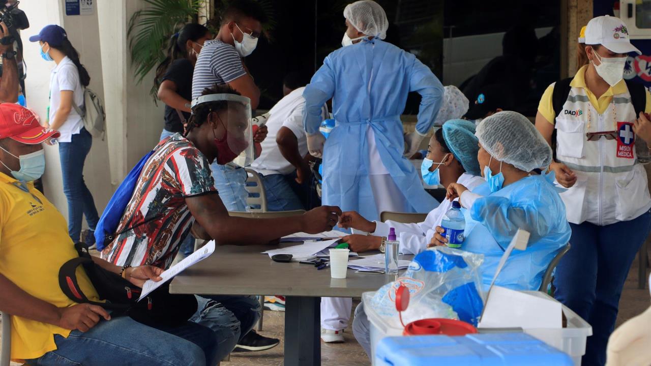 Colombia deja atrás su fase más mortal de la pandemia y acelera la vacunación 2 Colombia