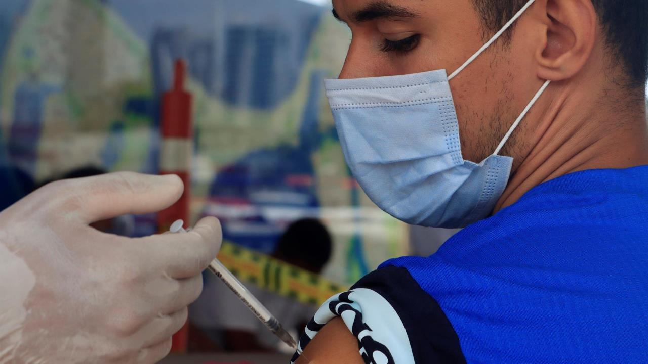 Colombia deja atrás su fase más mortal de la pandemia y acelera la vacunación 1 Colombia