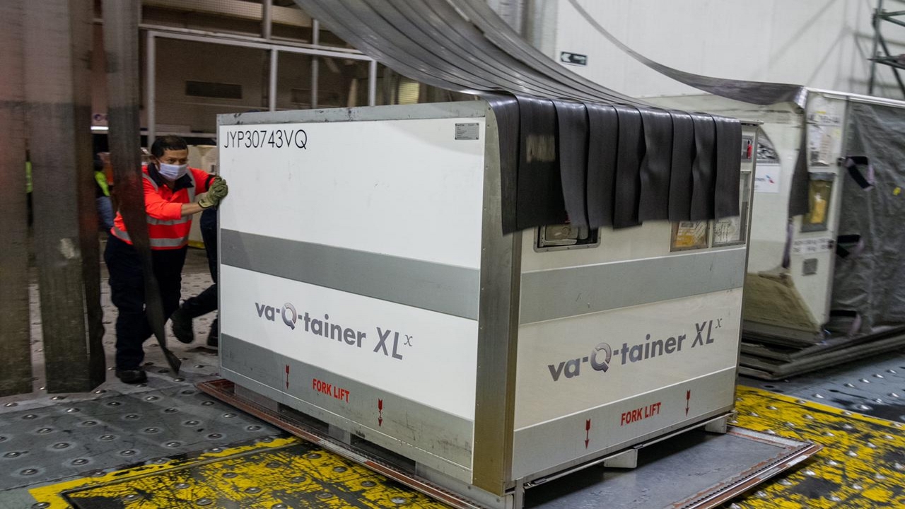 ¡Ya llegaron! Colombia recibió el primer lote de vacunas de Moderna 1 vacunas