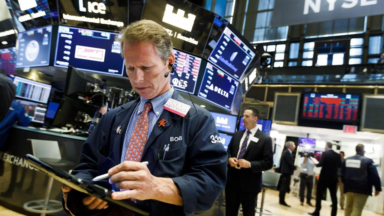 Wall Street cierra semana tumultuosa con pérdidas