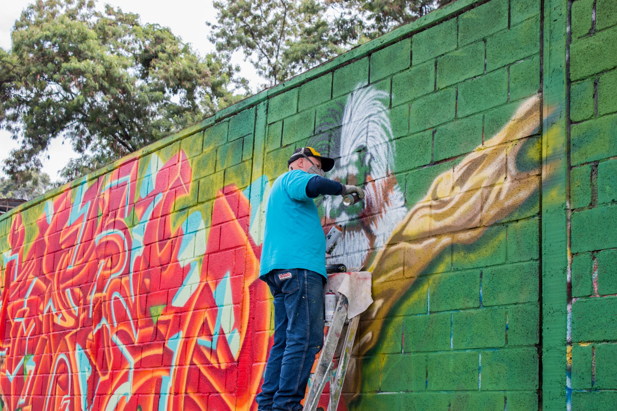 ¡Qué nota! Artistas urbanos de Medellín podrán presentar su portafolio de obras para intervenciones en la ciudad 2 artistas