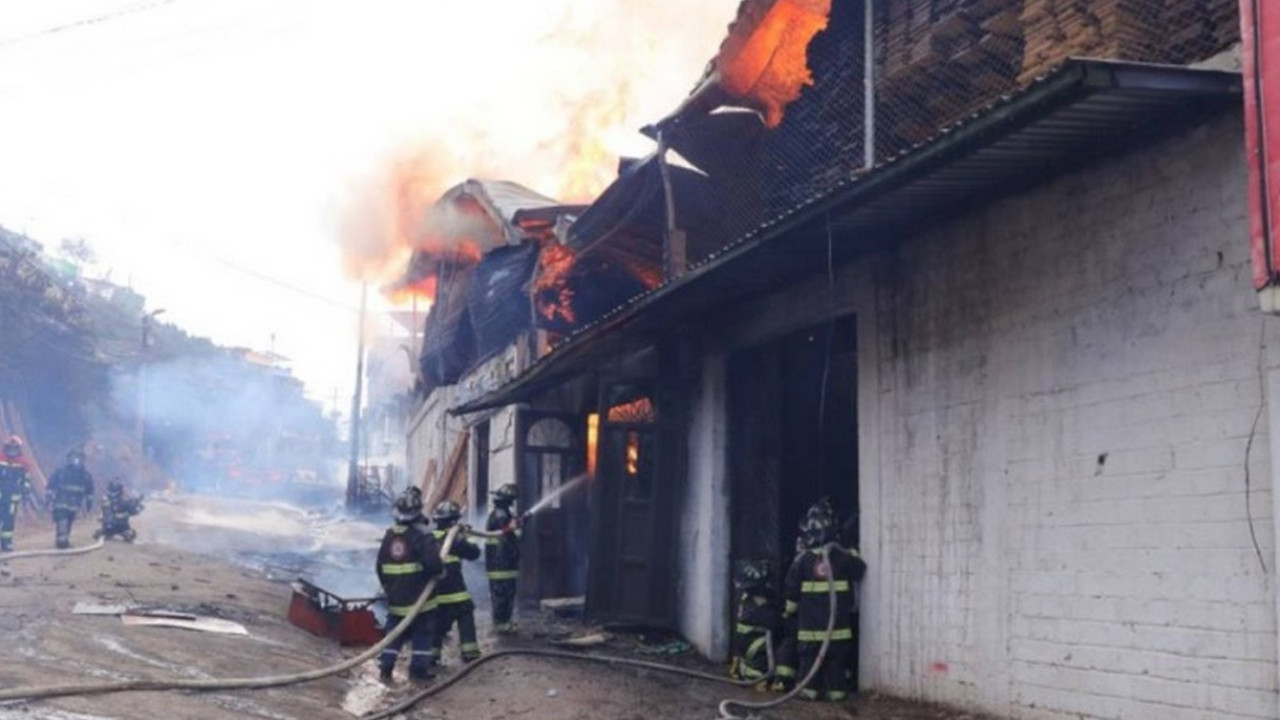 [Video] Un hombre le habría prendido fuego a su casa porque su exnovia no quería volver con él
