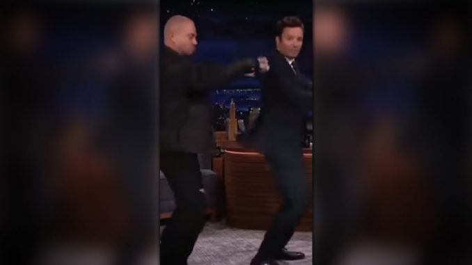 Jimmy-Fallon-se-unio-al-reto-In-Da-Getto-junto-a-J-Balvin Jimmy Fallon se unió al reto 'In Da Getto' junto a J Balvin