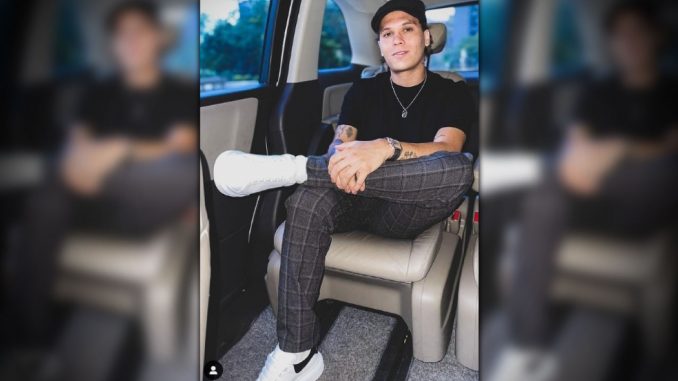 Juan-Fernando-Quintero-se-dio-un-roce-en-tremenda-nave-por-las-calles-de-Medellin Juan Fernando Quintero se dio un 'roce' en tremenda 'nave' por las calles de Medellín