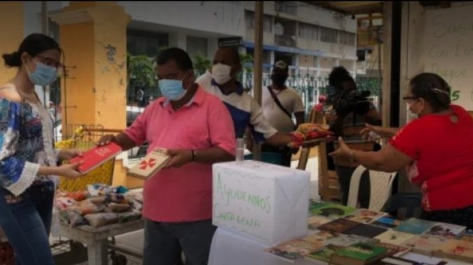 Cambian libros por comida en Cartagena Cambian libros por comida en Cartagena