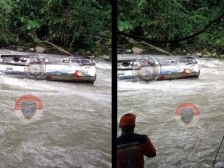 Tractocamión cae a un río en el Chocó, el conductor quedó atrapado en la cabina del vehículo 1 Tractocamión cae a un río en el Chocó, el conductor quedó atrapado en la cabina del vehículo