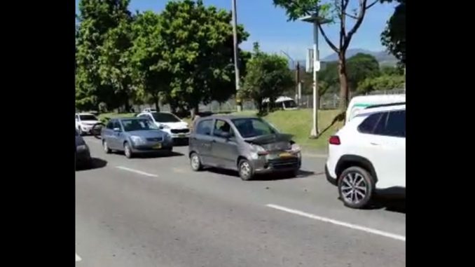 Hay un accidente en la Regional, por el sector de Industriales Hay un accidente en la Regional, por el sector de Industriales