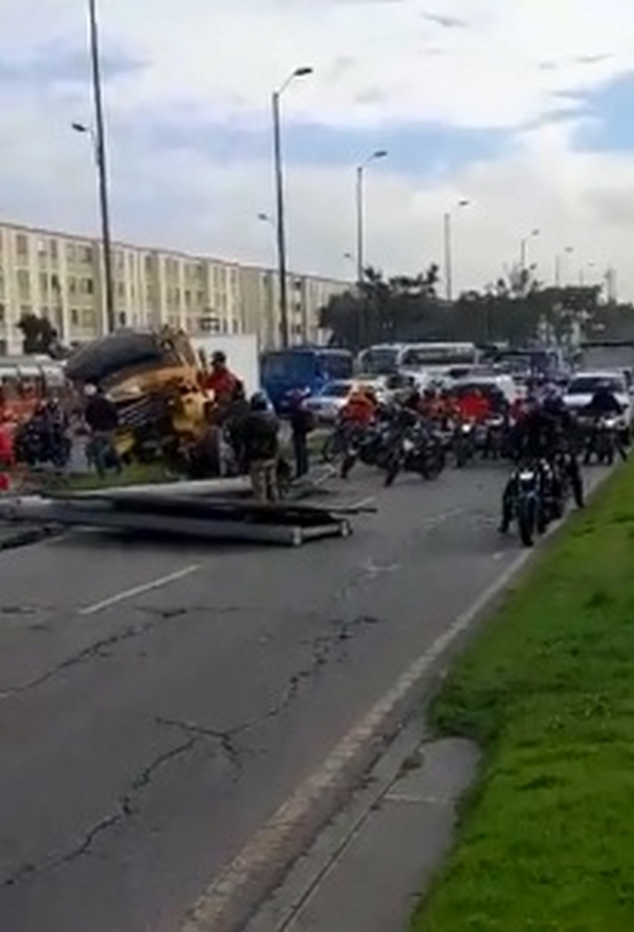 FOTOS: Impresionante accidente en la Avenida Boyacá 3 accidente1