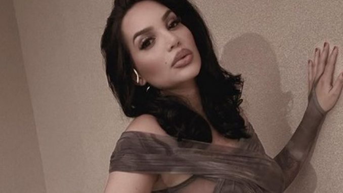 andrea valdiri
