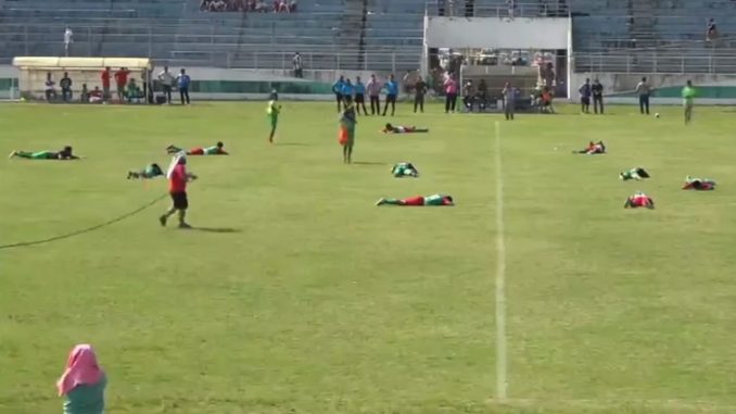 ataque abejas futbolistas partido bolivia