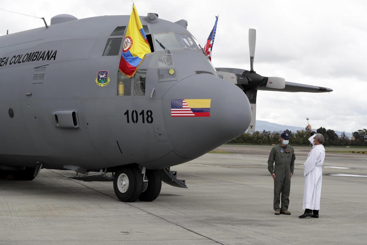 FOTOS: Colombia recibe de EE.UU. dos aviones para combatir delitos transnacionales 2 aviones colombia2