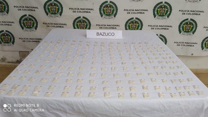 Cogieron a un menor con 200 dosis de bazuco en Yolombó Cogieron a un menor con 200 dosis de bazuco en Yolombó