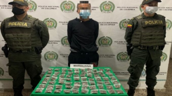 Cayó alias 'Cabezón' con una bolsa 'llena' de marihuana Cayó alias 'Cabezón' con una bolsa 'llena' de marihuana