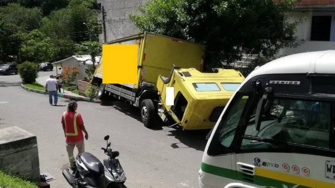 camion repartidos cerveza medellin belen (3)