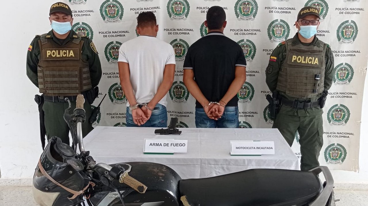 Los sujetos de 19 años deberán responder por el delito de tráfico, fabricación, porte de estupefacientes y armas de fuego o municiones.