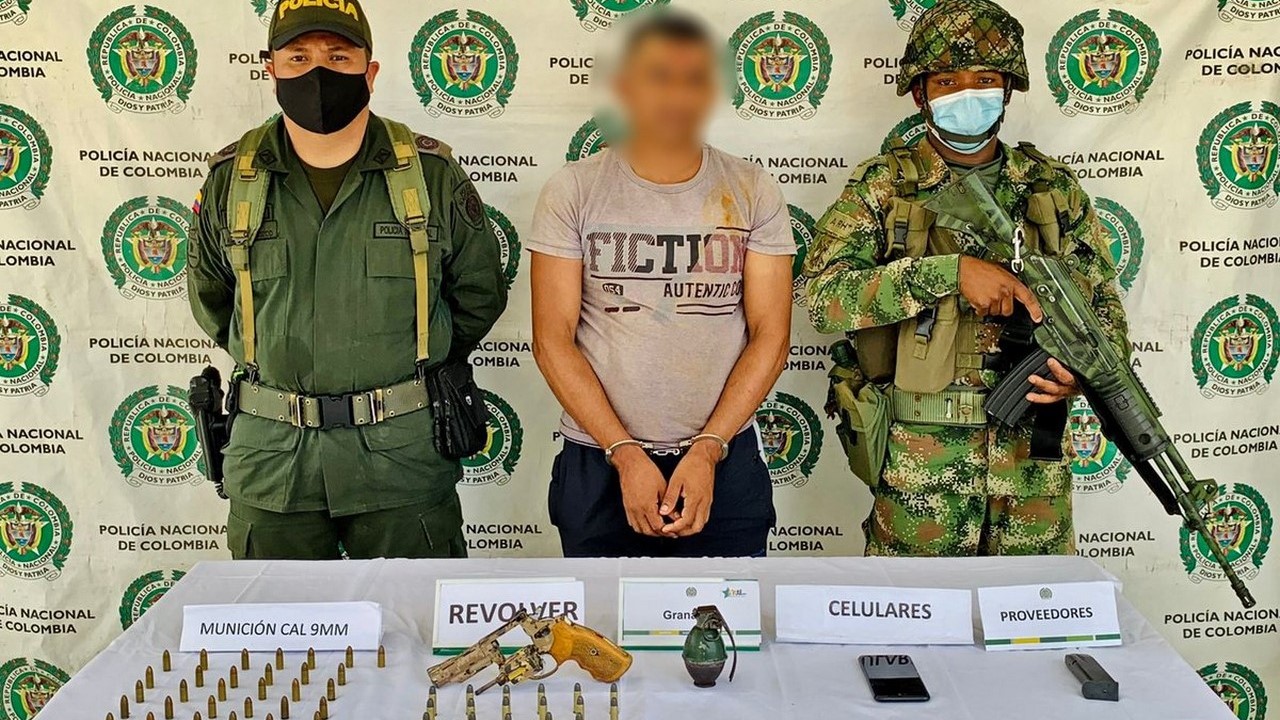 Capturado en Caucasia con revólver y granada