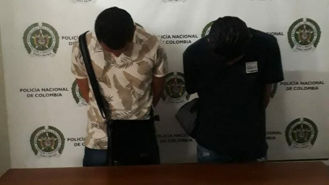 Capturados por hurtar un celular a conductor en Copacabana Capturados por hurtar un celular a conductor en Copacabana