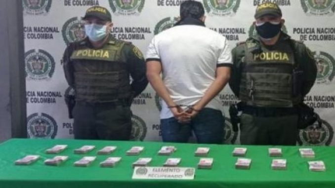 Dijo que iba a comprar una casa y terminó robándose la plata Dijo que iba a comprar una casa y terminó robándose la plata
