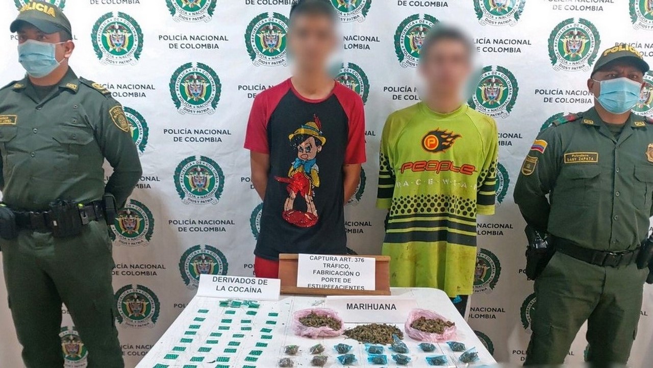 Cogieron a dos presuntos expendedores de 'vicio' en Pueblorrico