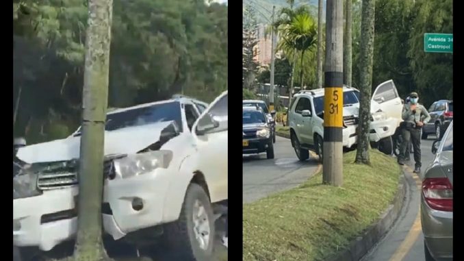 Camioneta se chocó contra un árbol en plena Av. Las Palmas Camioneta se chocó contra un árbol en plena Av. Las Palmas