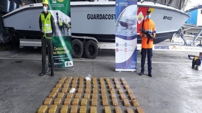 Incautaron 72 kg de clorhidrato de coca en un contenedor Incautaron 72 kg de clorhidrato de coca en un contenedor