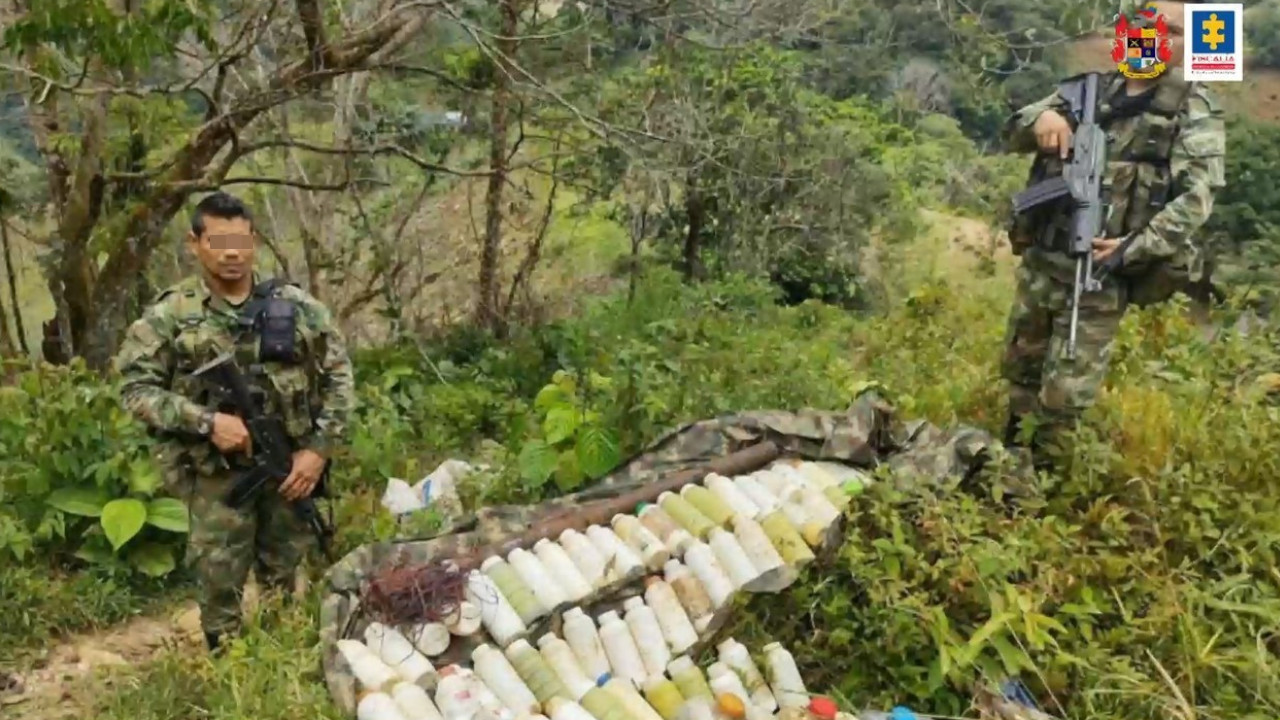 [Video] Encontraron una caleta de explosivos que serían del ELN en el Bajo Cauca antioqueño