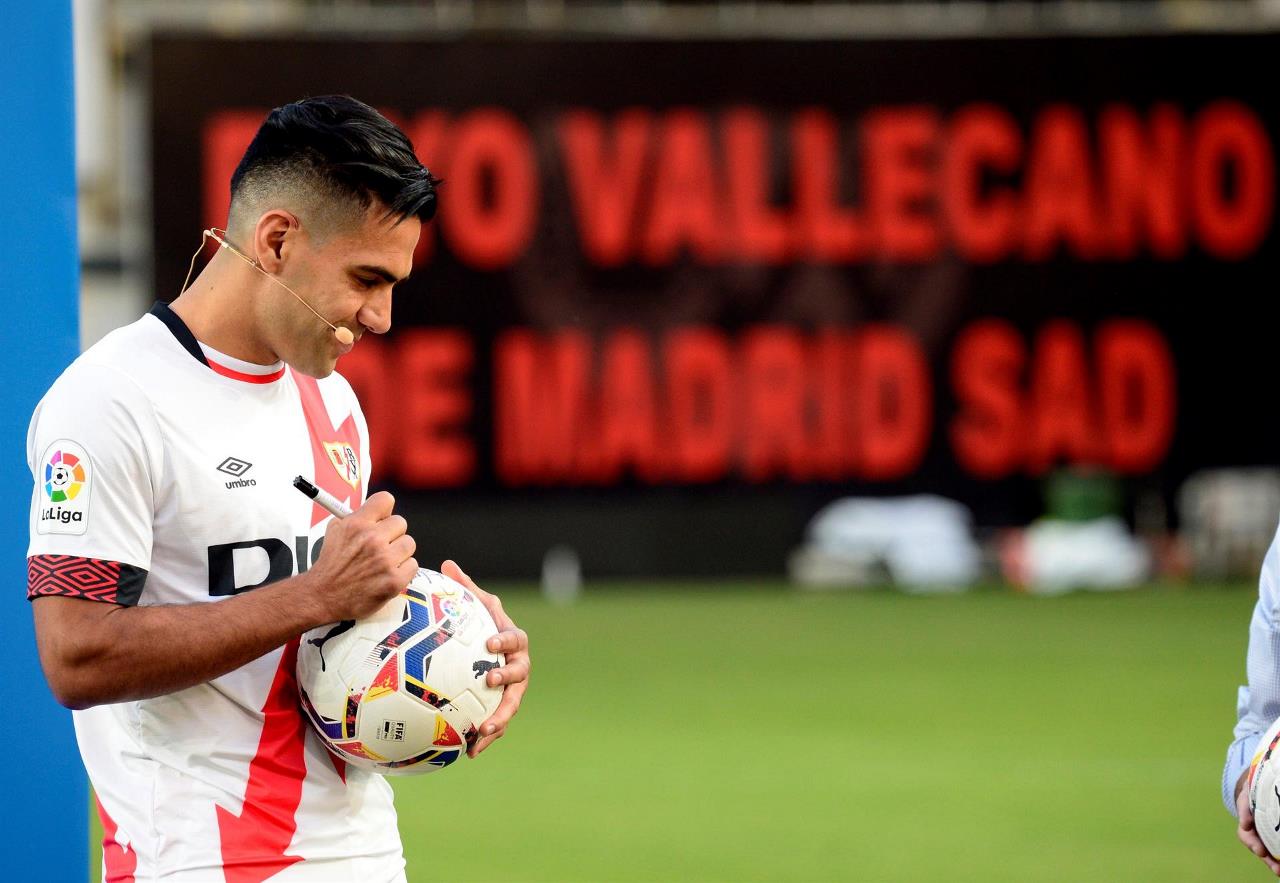 FOTOS. Falcao: "Vengo con ganas y viendo la plantilla del Rayo me ilusiono" 2 falcao en el rayo2