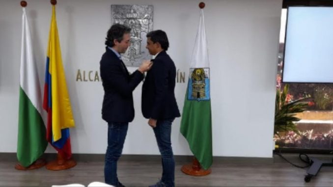 ¡Es oficial! Deninson Mendoza ya se posesionó como el gerente de Telemedellín ¡Es oficial! Deninson Mendoza ya se posesionó como el gerente de Telemedellín