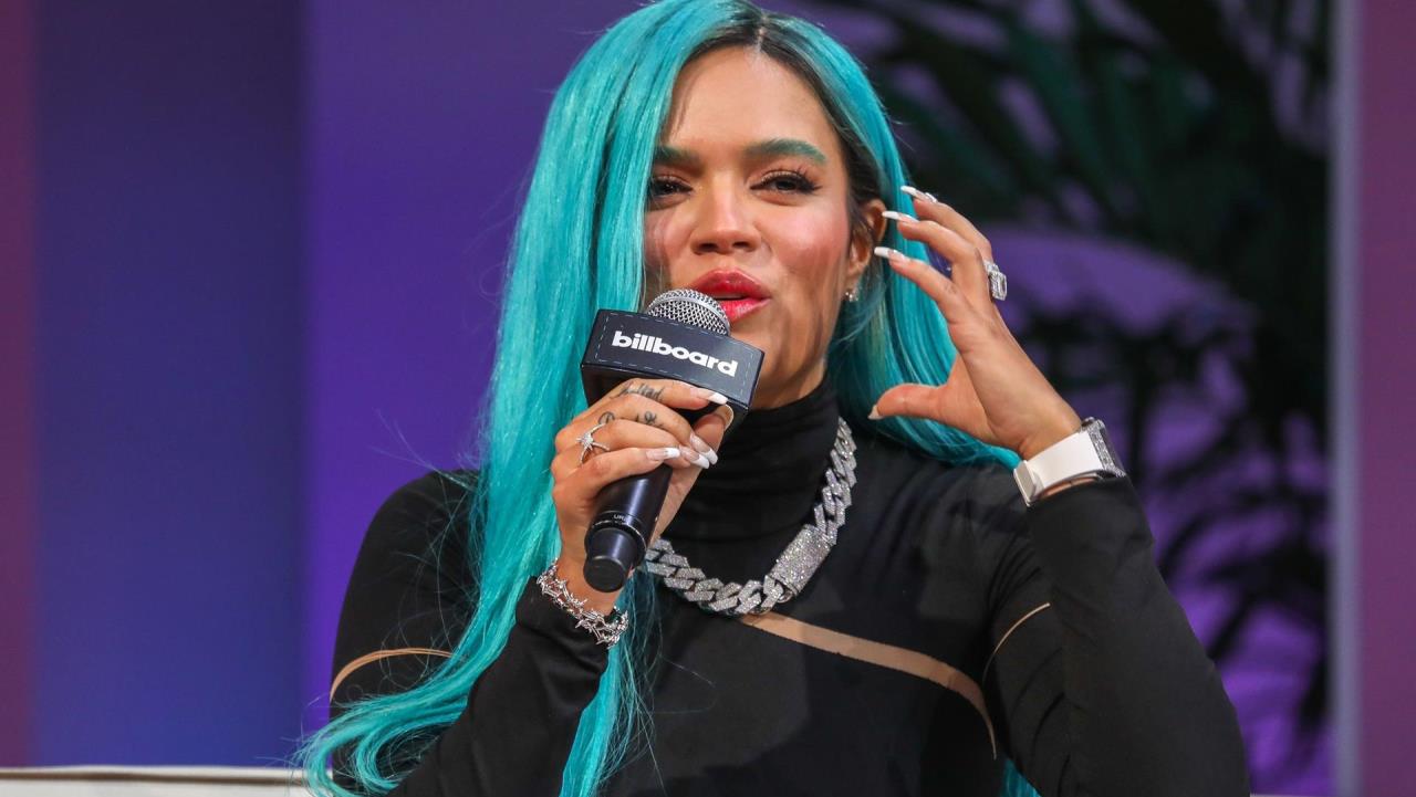 “Te tienes que despertar diciendo soy la fucking número uno”, dice Karol G