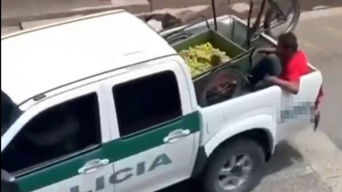 Capturaron un vendedor de limones acusado de realizar actos obscenos y espiar a mujeres Capturaron un vendedor de limones acusado de realizar actos obscenos y espiar a mujeres