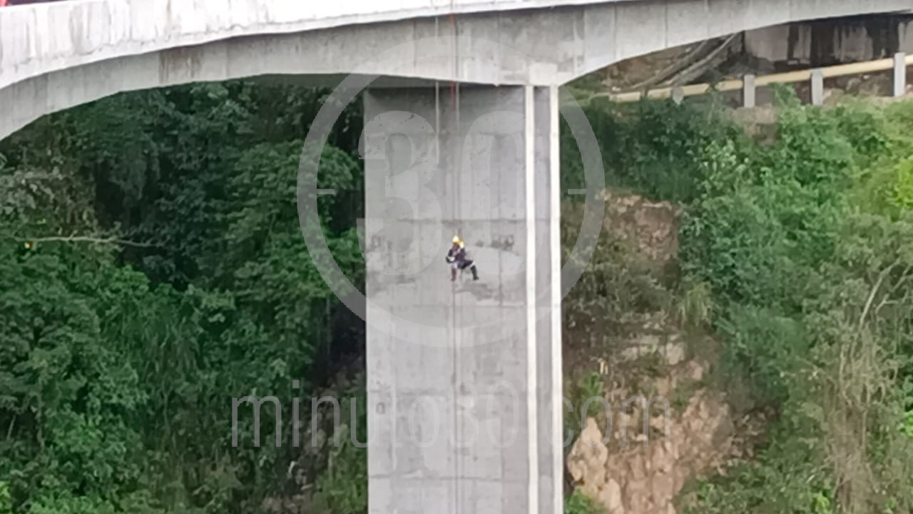 EN FOTOS Y VIDEO: Encontraron un muerto en los bajos de un puente en construcción en Palmitas 9 Palmitas