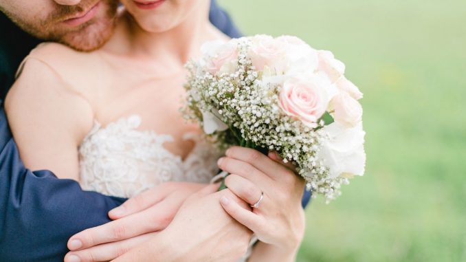 Fotógrafa borró las fotos de una boda porque no le dieron ni agua Fotógrafa borró las fotos de una boda porque no le dieron ni agua