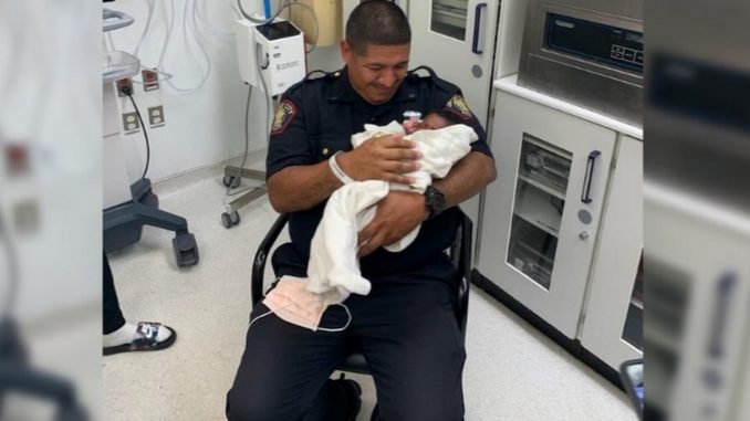 policia bebe lanzado balcon estados unidos1