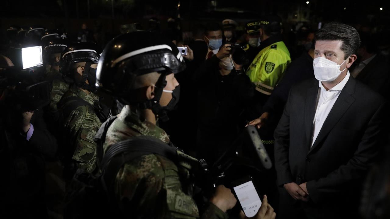 policias militares bogota