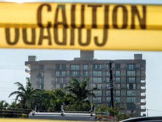 Arrestadas 3 personas por robo de identidad de víctimas de derrumbe en Miami 1 Miami