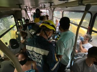 EN VIDEO: ¡Qué tiestazo! Dos buses se estrellaron en La Aguacatala, en pleno aguacero 1 La Aguacatala