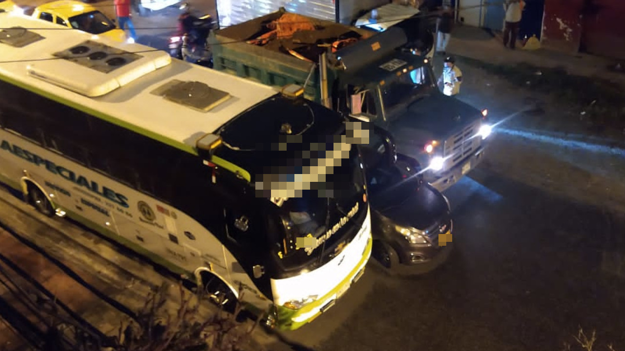 ¡Qué 'sánduche'! Accidente cerca al Jardín Botánico