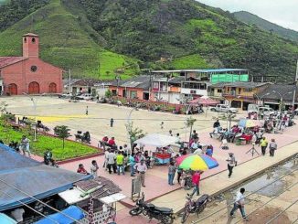 Continúan el desplazamiento masivo de campesinos por combates en Argelia, Cauca 1 Argelia