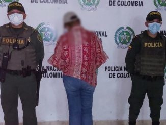Esta señora habría cacheteado a un Policía durante una manifestación y la capturaron 1 Esta señora habría cacheteado a un Policía durante una manifestación y la capturaron