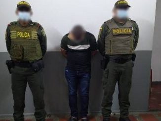 ¡Abusivo! Este atrevido lo pillaron pegándole a la esposa, una mujer 20 años menor que él 1 ¡Abusivo! Este atrevido lo pillaron pegándole a la esposa, una mujer 20 años menor que él