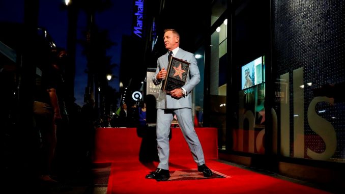 EFE/EPA/CAROLINE BREHMAN Daniel Craig