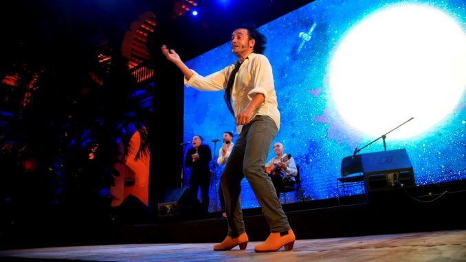 El bailaor de flamenco, el linense David Morales baila hoy en Cartagena (Colombia). EFE/Ricardo Maldonado Rozo David Morales