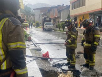 Reportaron un incendio en la red de gas en Belén Los Alpes, hay un funcionario de EPM lesionado 1 Reportaron un incendio en la red de gas en Belén Los Alpes, hay un funcionario de EPM lesionado