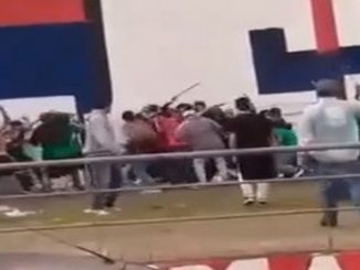 VIDEO: ¡Por eso les cierran las puertas del estadio! A machete se enfrentaron barristas del DIM y el Atlético Nacional 1 Itagüí