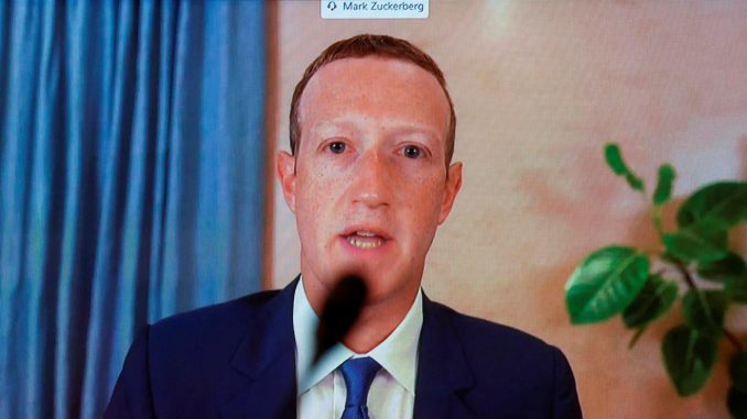 Imagen de archivo del consejero delegado y cofundador de Facebook, Mark Zuckerberg. EFE/EPA/HANNAH MCKAY / POOL Mark Zuckerberg