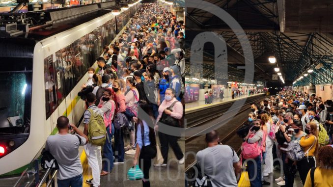 Aunque ya hay servicio, algunas estaciones del Metro están colapsadas Aunque ya hay servicio, algunas estaciones del Metro están colapsadas