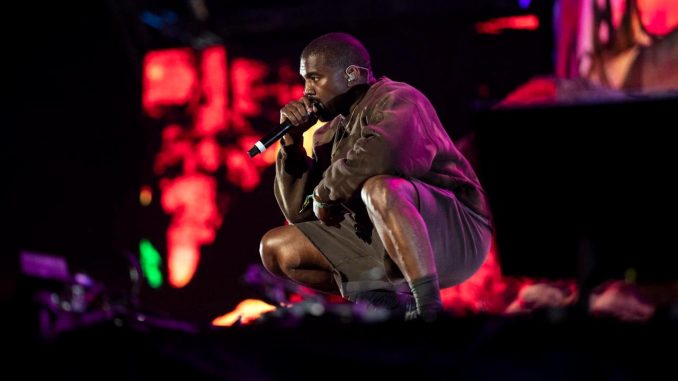 Kanye West en foto de archivo. EFE/EPA/ETIENNE LAURENT Kanye West
